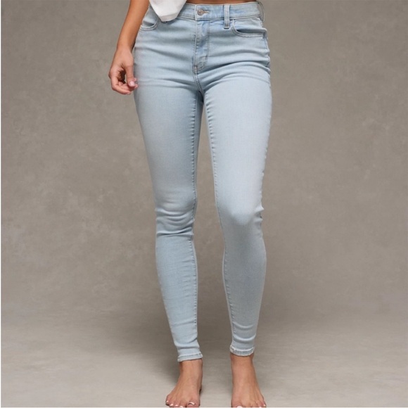 American Eagle Outfitters Denim - American Eagle Next Level High-Waisted
Jegging